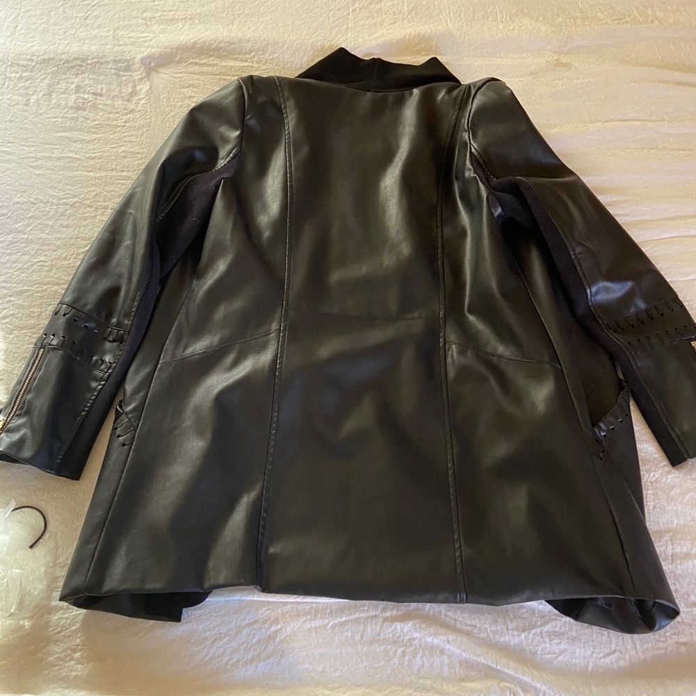 Lightweight leather jacket - Picture 3 of 3